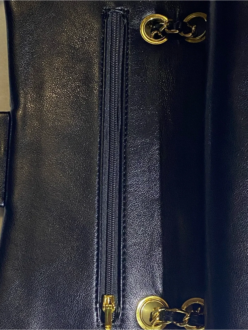 Authentic Vintage CHANEL Medium Classic double flap bag in black quilted leather